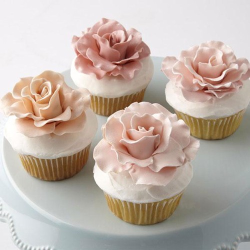 Beschikbaar Woordvoerder Zwerver Large rose cupcakes - deleukstetaartenshop.com