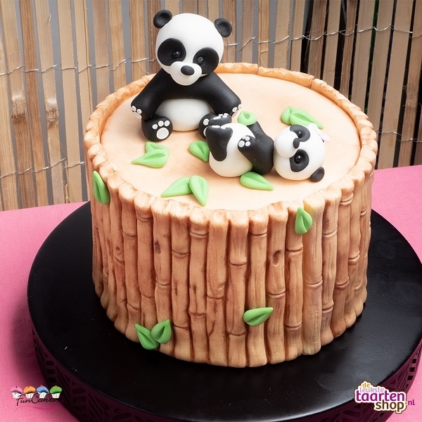 Panda Pandan Chiffon Cake
