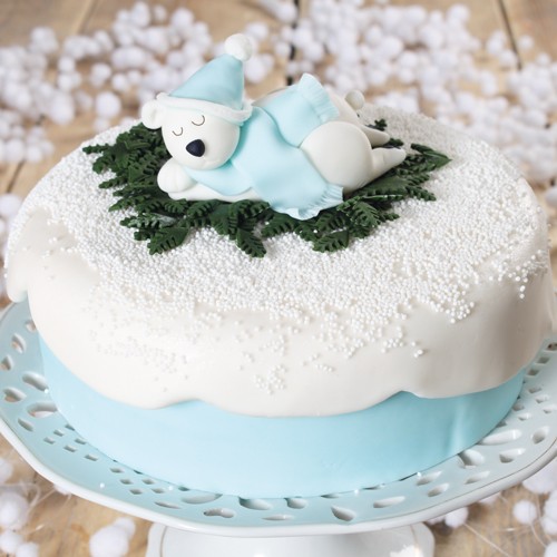 Winter snowflake cake with isomalt and gumpaste snowflakes by
